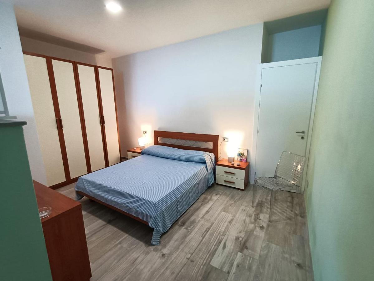 Apartmán Bilocale Fronte Mare Giardini Naxos Exteriér fotografie
