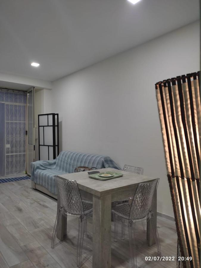Apartmán Bilocale Fronte Mare Giardini Naxos Exteriér fotografie